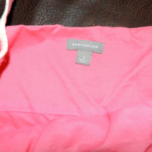 Ann Taylor Pleated Eyelet & Lace Front Panel Tank - Picture 3 of 4